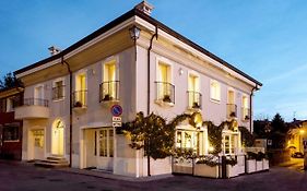 Sasaràl Suites